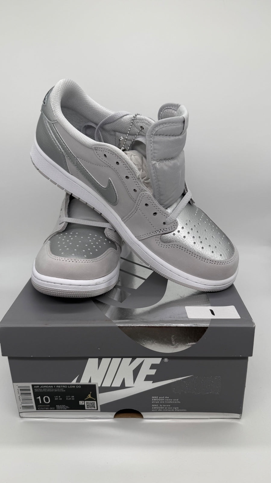 Jordan 1 Low OG Metallic Silver Men’s 10 CZ0790-002